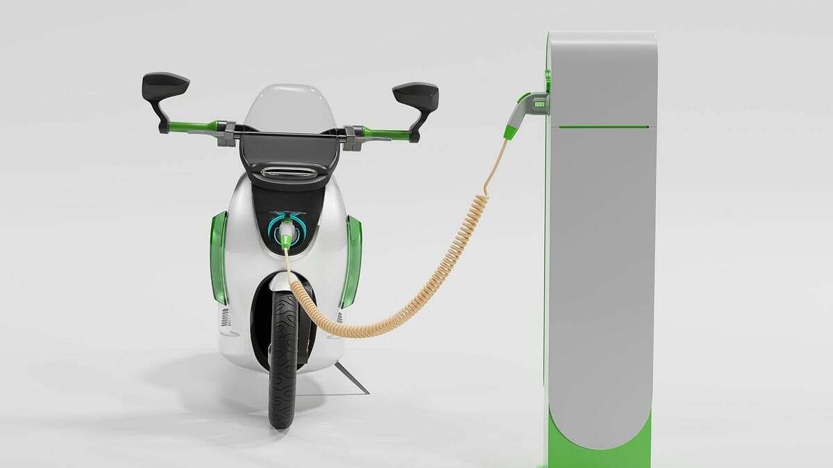 Electric Bike: मानसून में कैसे रखें इलेक्ट्रिक बाइक का ध्यान, फटाफट जानें खास टिप्स	