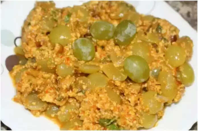 Angur Ki Sabji Recipe in Hindi: खास खाने की क्रेविंग हो तो बनाएं 'अंगूर की सब्जी', ये है आसान तरीका