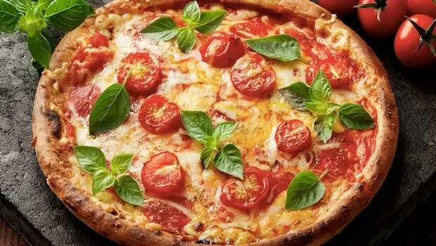 Healthy Pizza Recipes: वजन कम करने के लिए अपनी डाइट में शामिल करें पिज्जा, जानें वजन घटाने के लिए पिज्जा रेसिपी