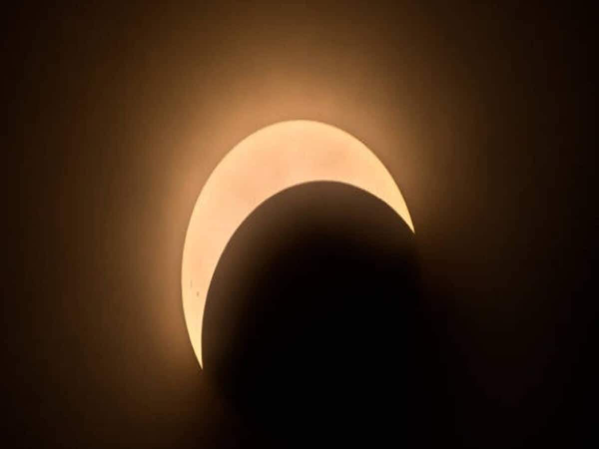 Grahan 2024 : कुछ ही दिनों बाद लगेगा साल का पहला सूर्य और चंद्र ग्रहण, ये 5 राशि वाले हो जाएंगे मालामाल, खूब होगी धन-वर्षा