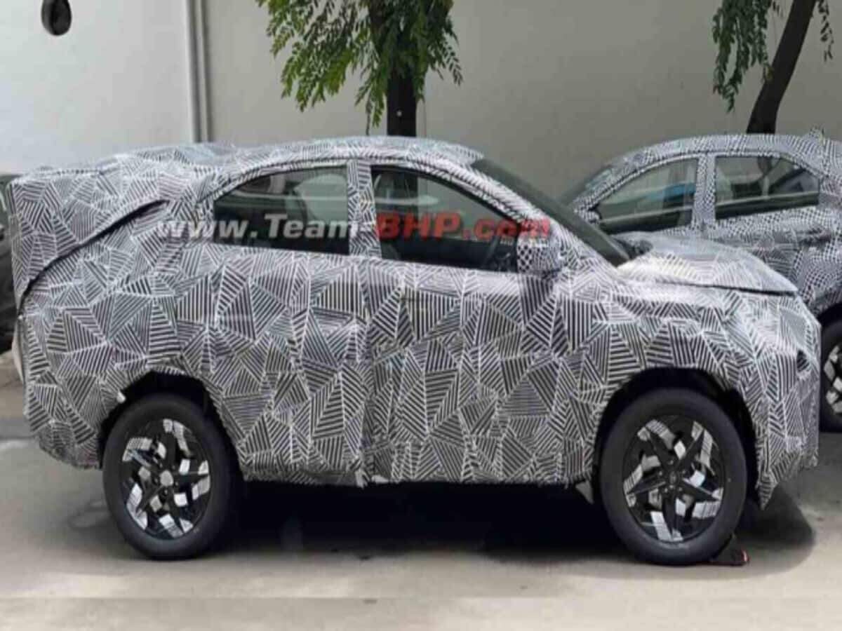 लोगों को था जिस SUV का इंतजार, वो टेस्टिंग के दौरान कैमरे में हुई कैद; नजर आई गजब की टचस्क्रीन
