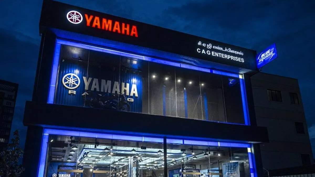 Yamaha का बड़ा कारनामा 300 Blue Square Outlets का माइलस्टोन, Call of the Blue से हुई थी शुरुआत