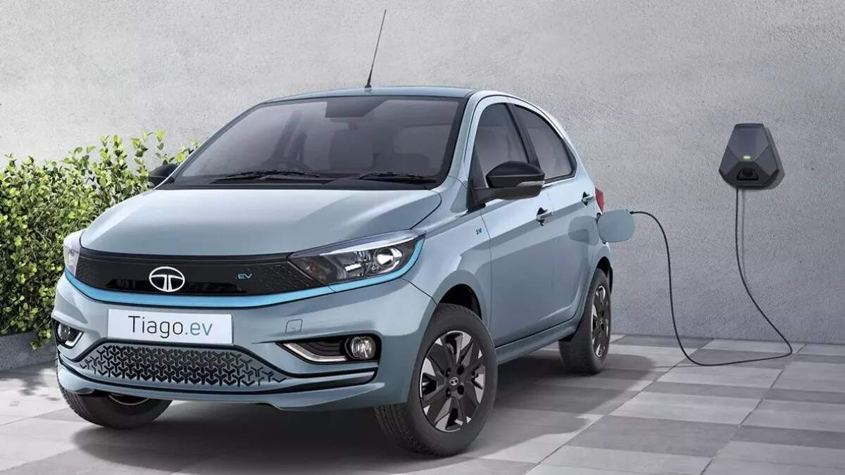 अपडेट टियागो: Tata Tiago EV हुई और भी एडवांस, कंपनी ने बिना पैसा बढ़ाए जोड़ दिए दो नए फीचर्स