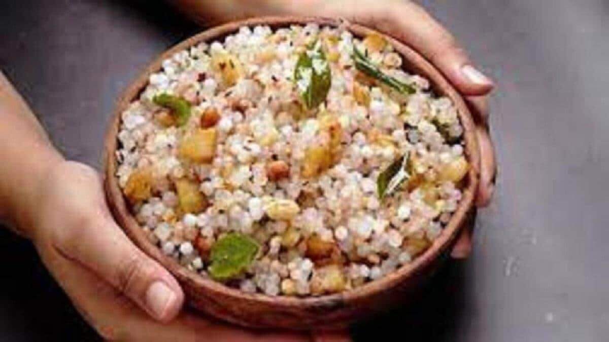 व्रत में साबूदाने की खिचड़ी से बोरियत? ये 5 चीजें खाएं, वजन भी होगा कम