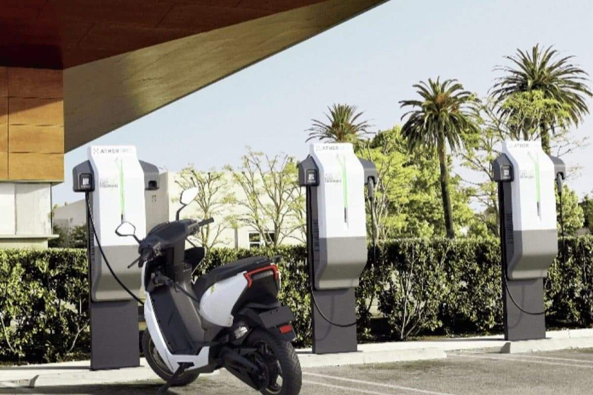 Electric Bike: मानसून में कैसे रखें इलेक्ट्रिक बाइक का ध्यान, फटाफट जानें खास टिप्स	
